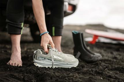 Открийте дамски широки обувки за бягане от Altra Running