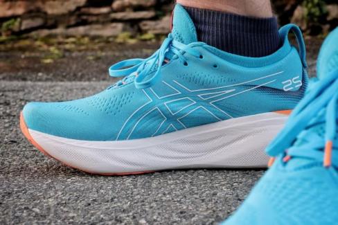 ASICS представи GEL-NIMBUS™ 25, най-удобната маратонка за бягане, изпробвана от бегачи*